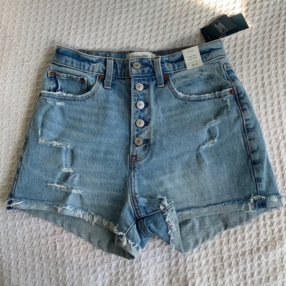 NWT Abercrombie High Rise Mom Shorts